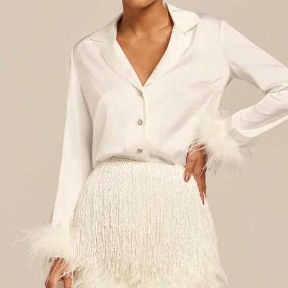 NEW Edikted Top Cropped Satin Button Down Top w/ Fuzzy Feather Cuffs Cream XSM - Picture 1 of 6